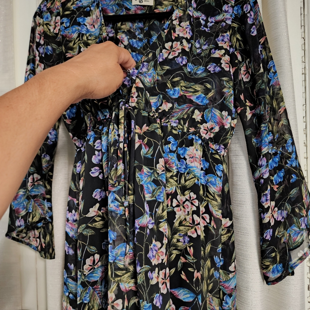 SOLD Show me your MuMu romper (small) - Picture 6 of 11